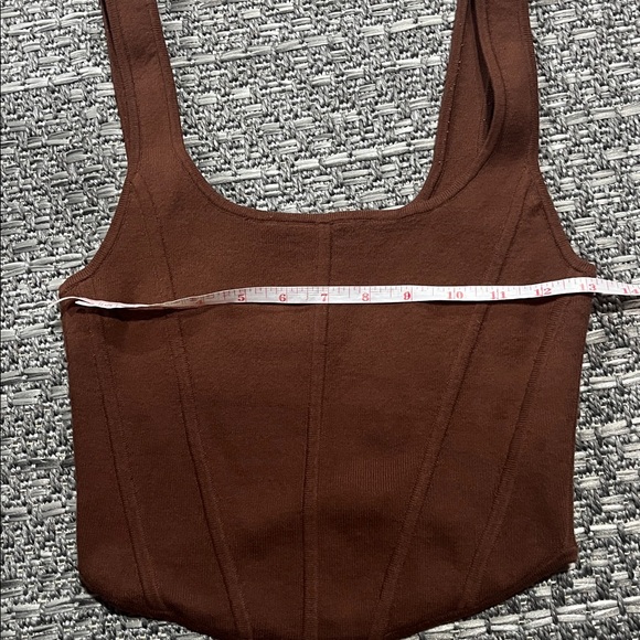 Wilfred | Brown Sculpt Knit Cropped Tank - Picture 5 of 7